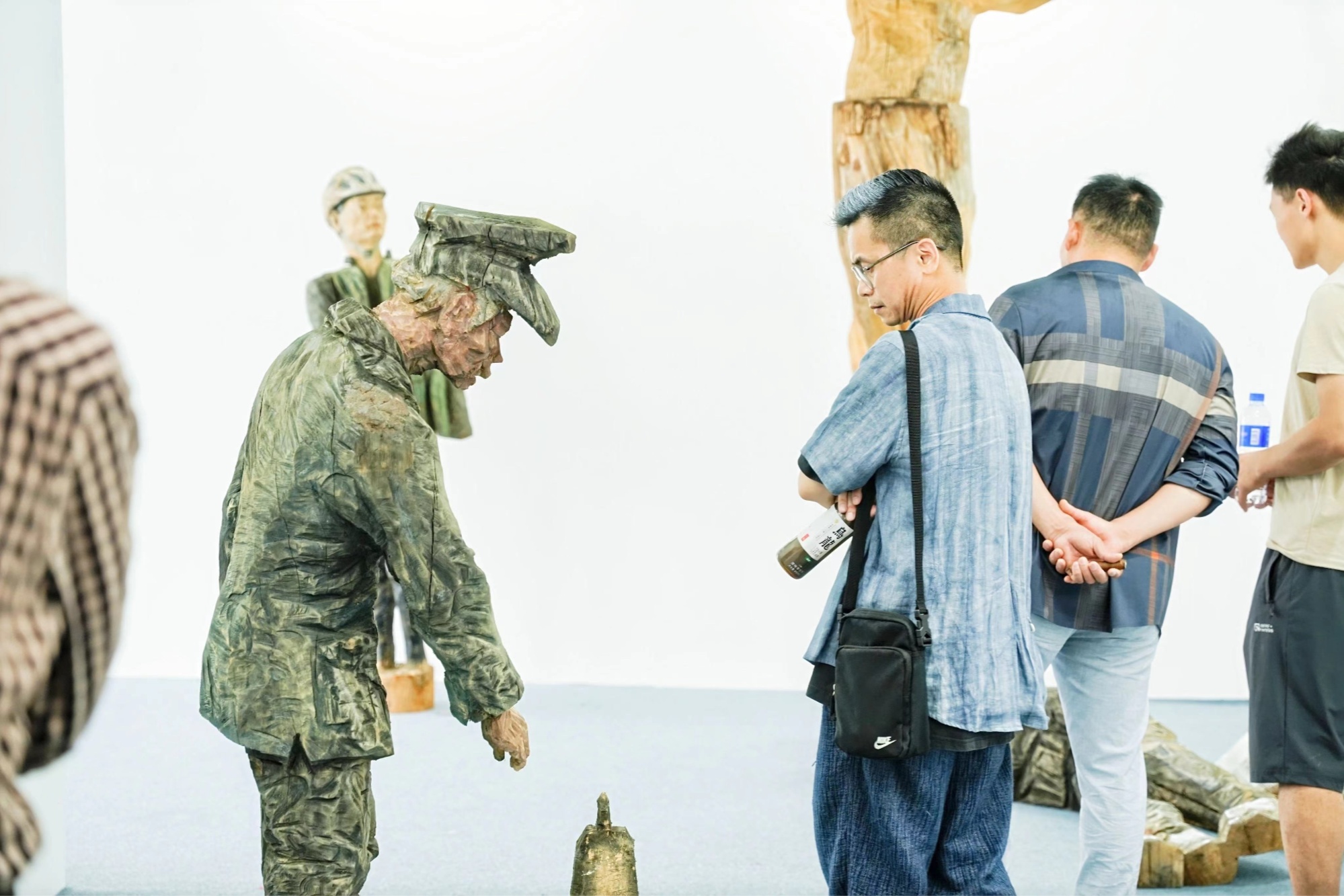 球速体育:“新星19”2024全国美院优秀毕业生提名展在宁波开展(图2)