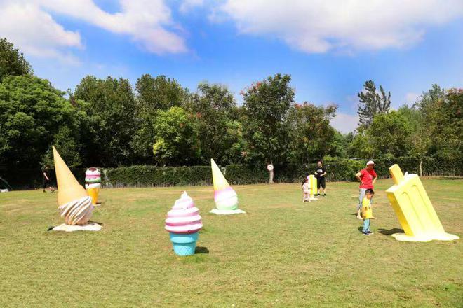 2024上海闵行国际雕塑展:文化绿荫下的AI艺术国庆长假Citywalk新选择(图2)