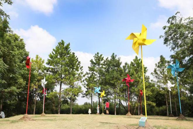 2024上海闵行国际雕塑展:文化绿荫下的AI艺术国庆长假Citywalk新选择(图3)