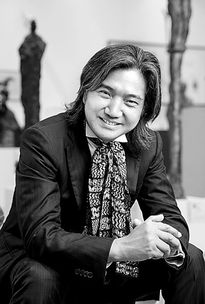 吴为山：为历史塑像为时代铸魂