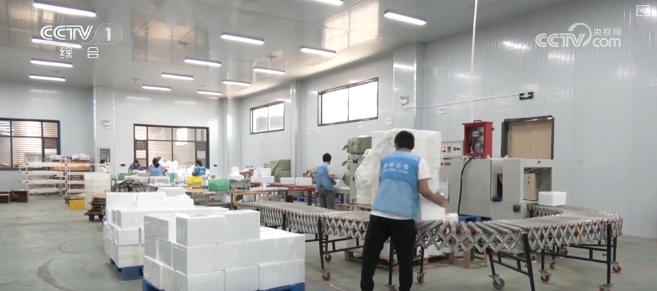 产业“忙”消费“热”百姓“乐”享新场景点燃消费“热引擎”(图21)