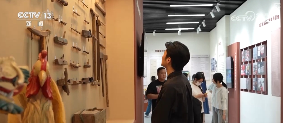 产业“忙”消费“热”百姓“乐”享新场景点燃消费“热引擎”