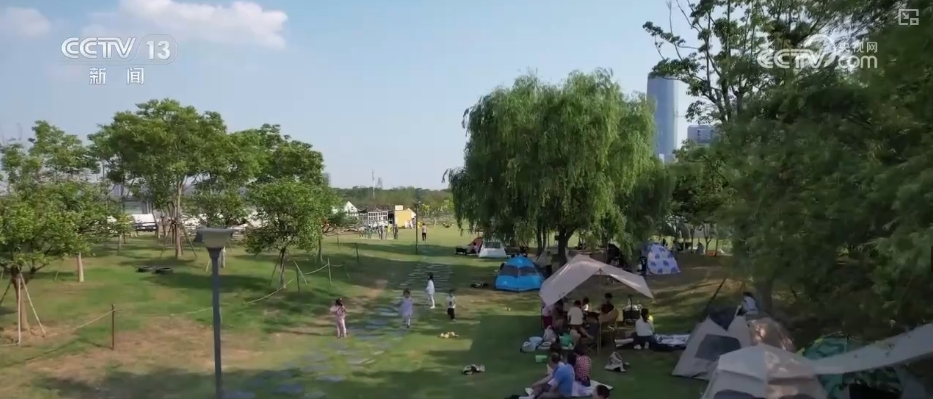 产业“忙”消费“热”百姓“乐”享新场景点燃消费“热引擎”(图9)