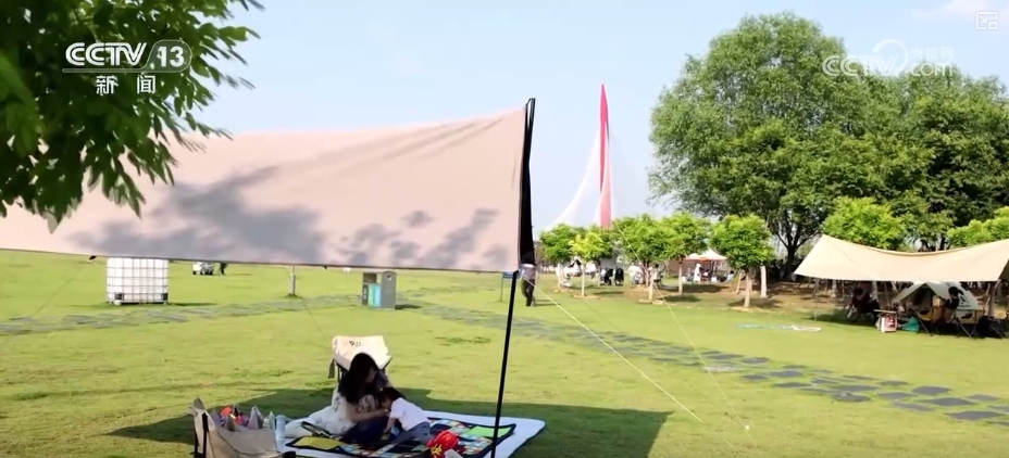 产业“忙”消费“热”百姓“乐”享新场景点燃消费“热引擎”(图12)