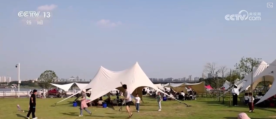 产业“忙”消费“热”百姓“乐”享新场景点燃消费“热引擎”(图13)