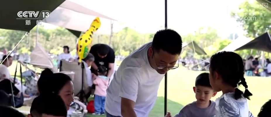 产业“忙”消费“热”百姓“乐”享新场景点燃消费“热引擎”(图10)