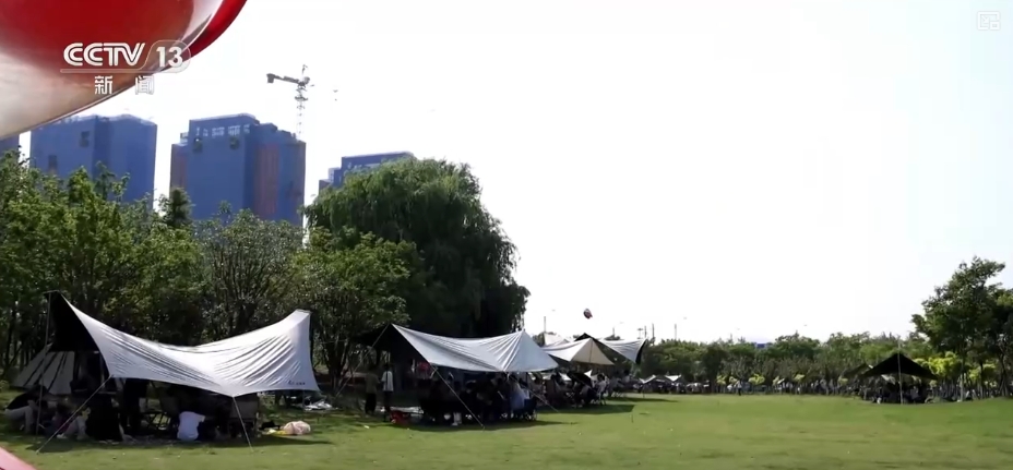 产业“忙”消费“热”百姓“乐”享新场景点燃消费“热引擎”(图14)