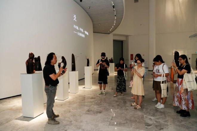 “超验之域——爻-钟蔚帆”展览亮相广州艺术博物院以艺术实践回