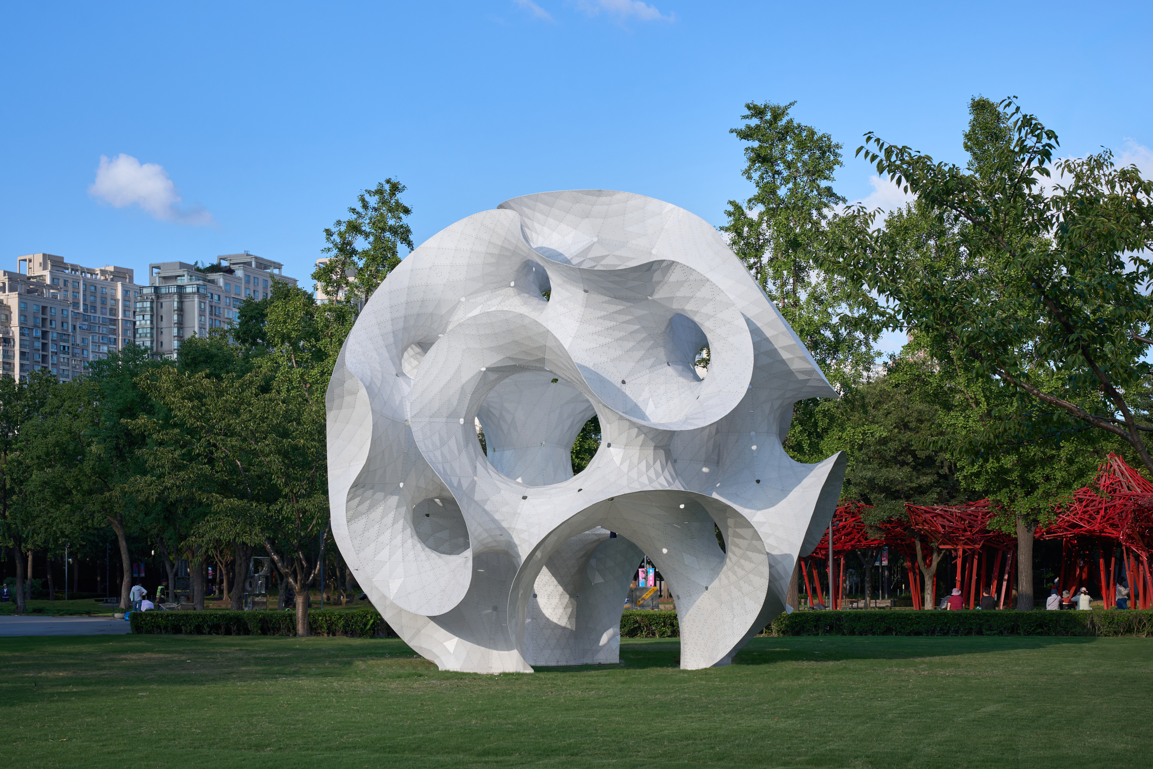 球速体育:现场|2024上海静安国际雕塑展开幕31位参展艺术家演绎“空间协奏”(图8)