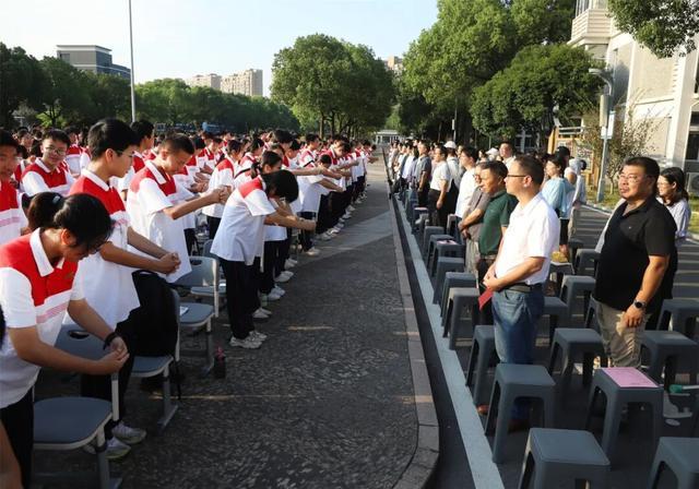 浙江江山中学秋季开学典礼:承抗战之魂青春宣誓启新程(图4)