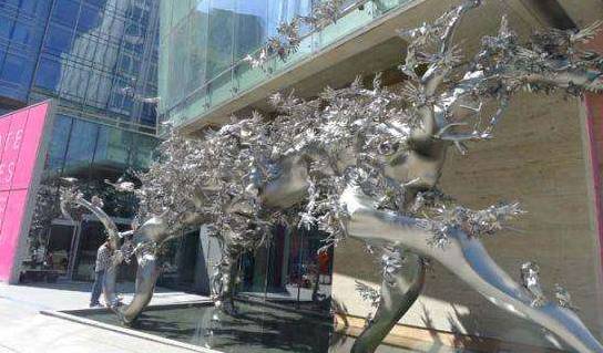 球速体育网站：不锈钢雕塑理念的中西方差异