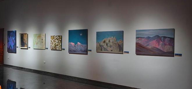 中乌两国艺术家作品展出感受丝路历史的深厚底蕴