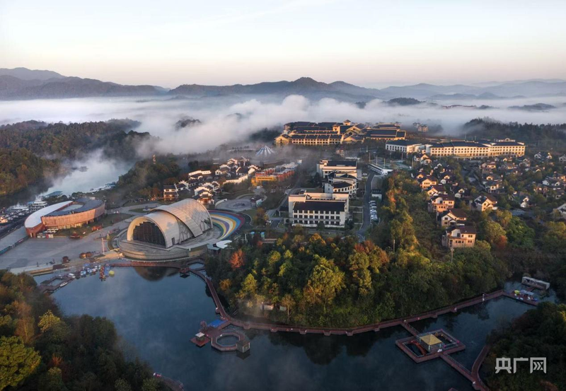 沿着高速看当代江西国企｜赴一场仙女湖的千年浪漫之约