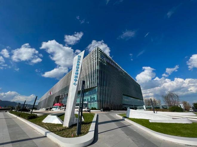 产业赋能呼和浩特高质量发展出圈出彩出色→(图2)