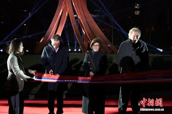 东西问丨贝纳·维内：马克龙访华期间法国送给中国这件礼物