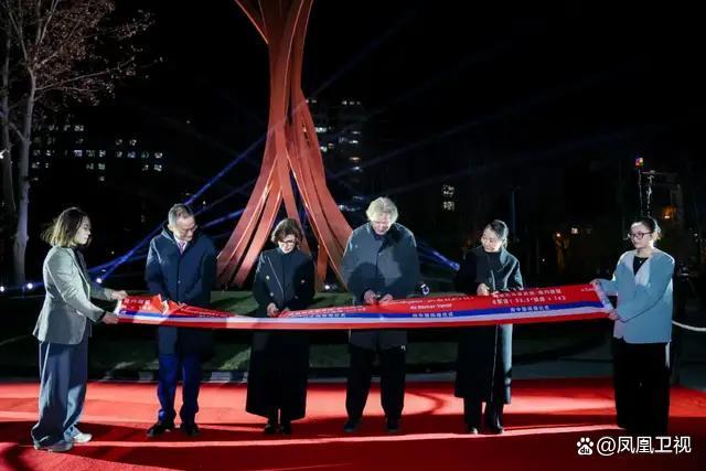 法国送雕塑促文化交流中法友谊新里程碑