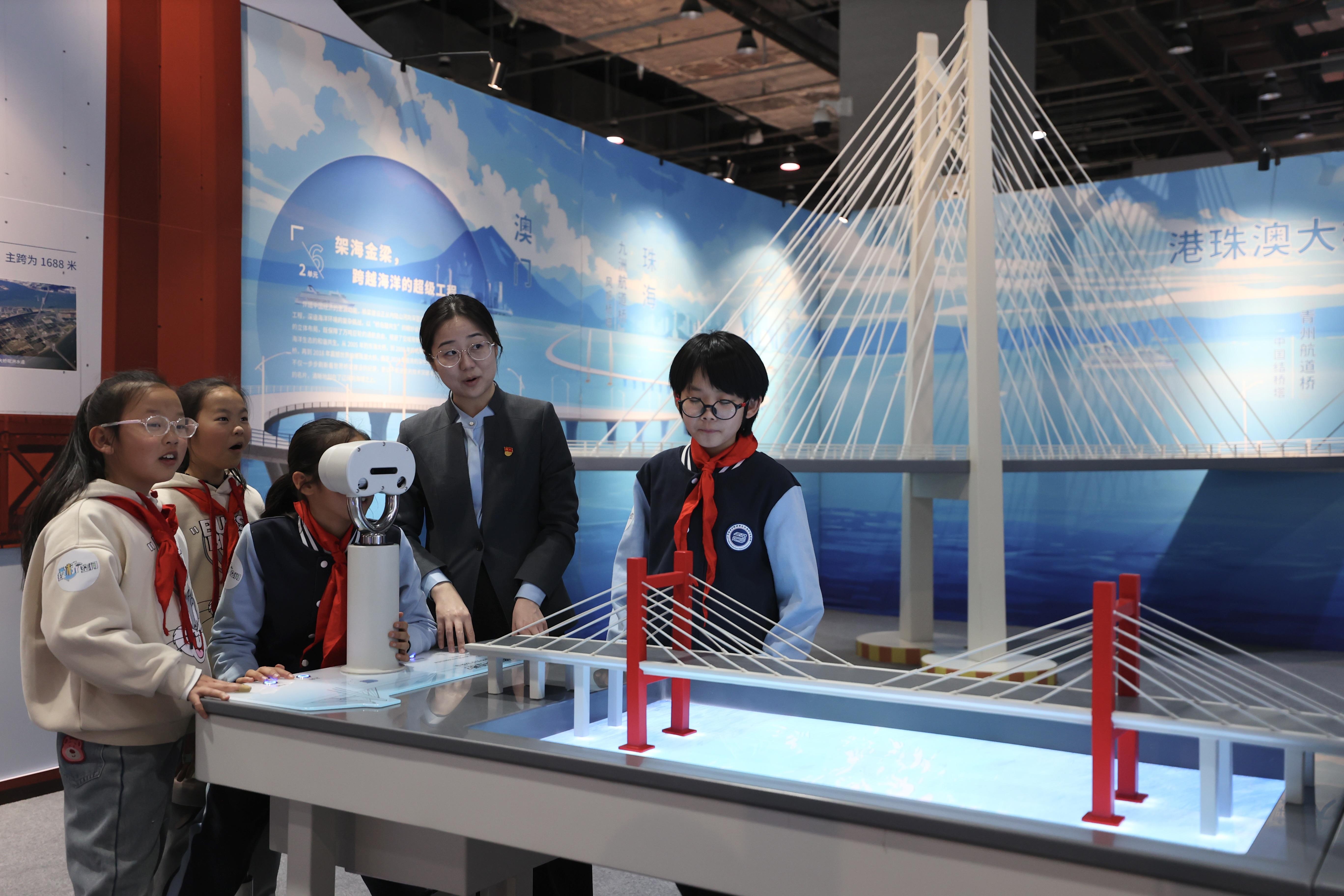 纪念茅以升诞辰130周年系列展览在中国科学技术馆开幕(图3)